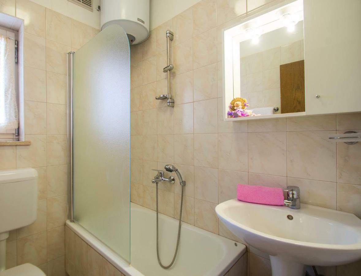 Apartments Iris Rabac Extérieur photo